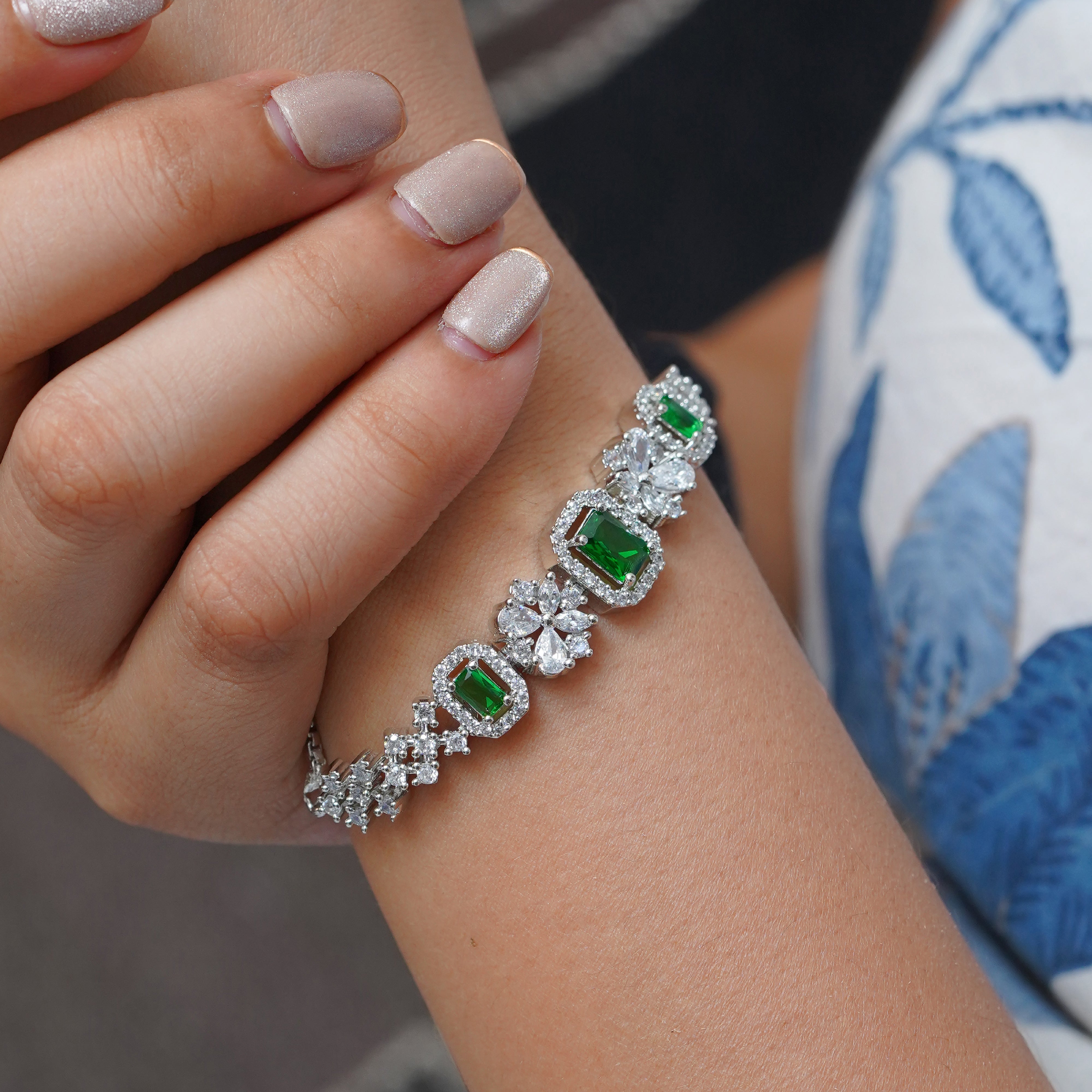 Glamorous Green Stone Silver Bracelet Luxury by SELAYA SBR4