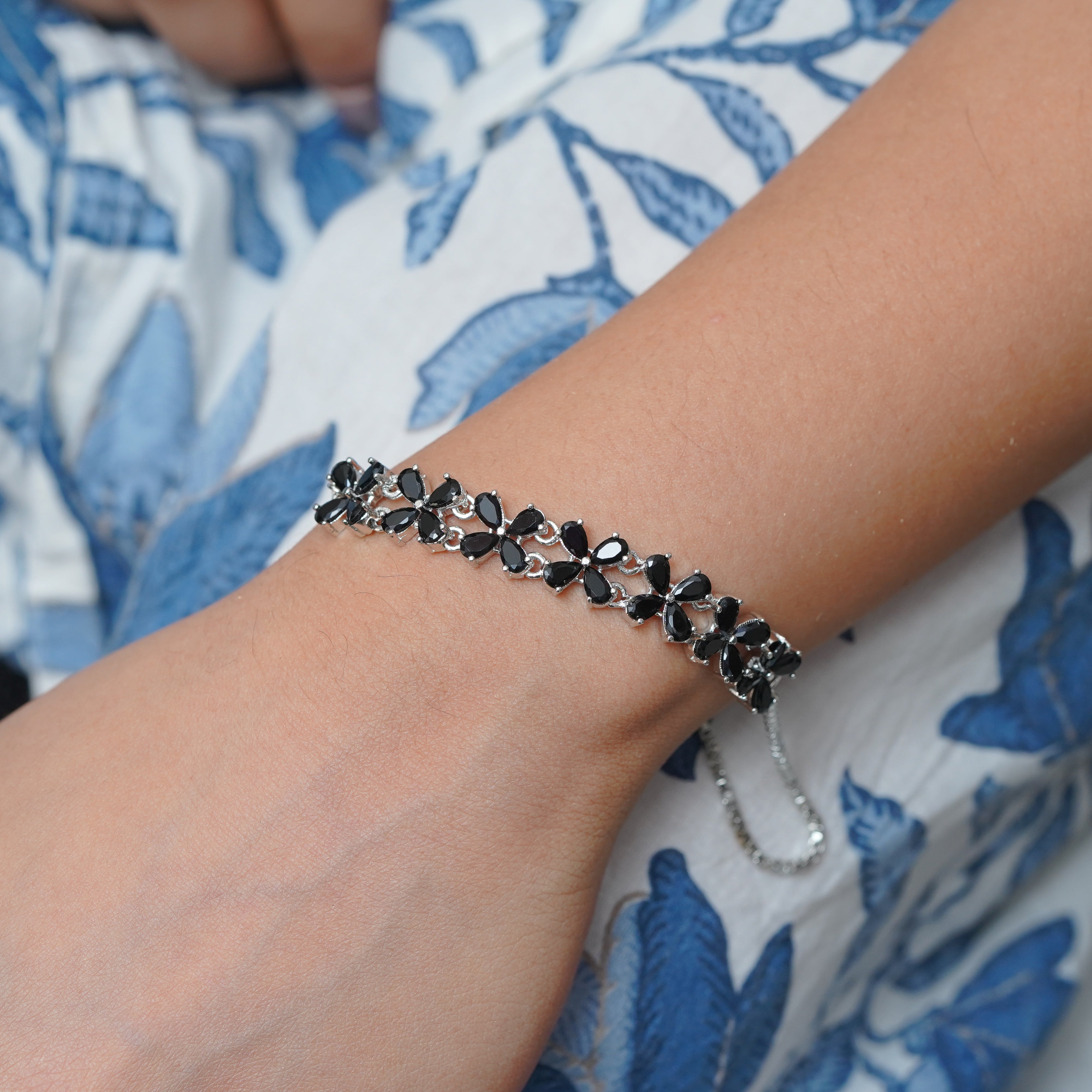 Sophisticated Black Floral Silver Bracelet  Glamour by SELAYA SBR6