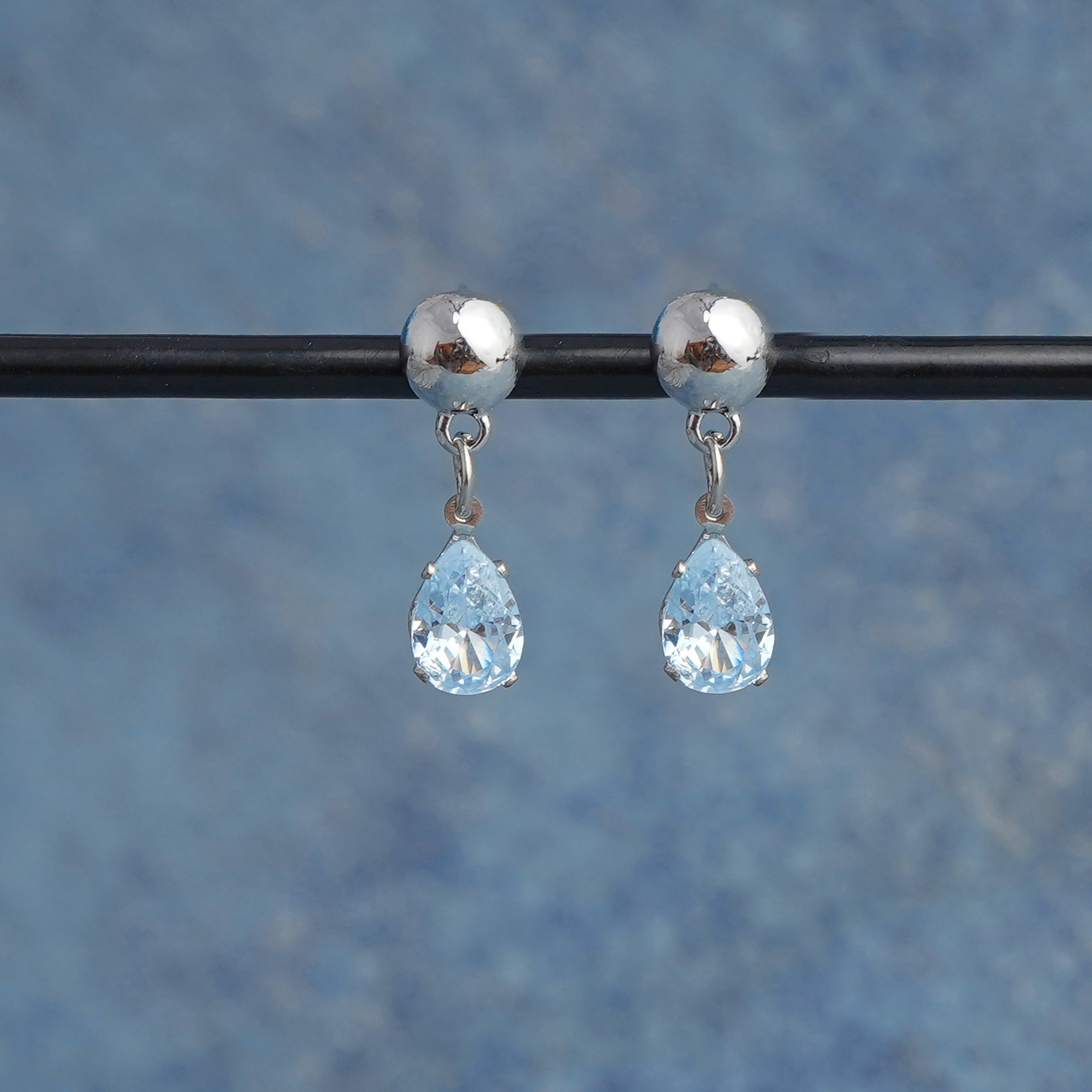 Selaya Sparkle Trendy Big Diamond Earrings SE18